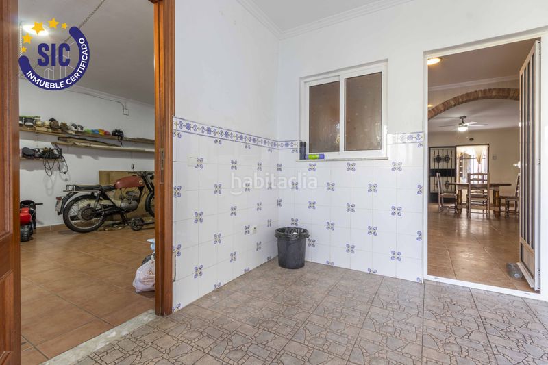 Foto d8fc0657-2315-4029-8c9f-9f1534b35fe0. Casa adossada amb calefacció a Massamagrell