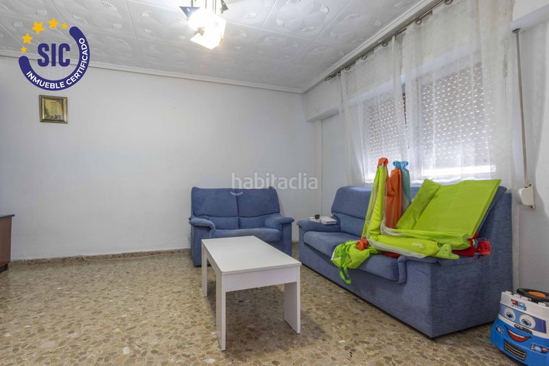 Foto f142c406-a695-4cec-b760-b54bf9eb8345. Casa adossada amb calefacció a Massamagrell
