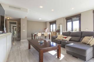 Pis a Meliana. Piso seminuevo con luz natural, buen espacio y ubicación excepci