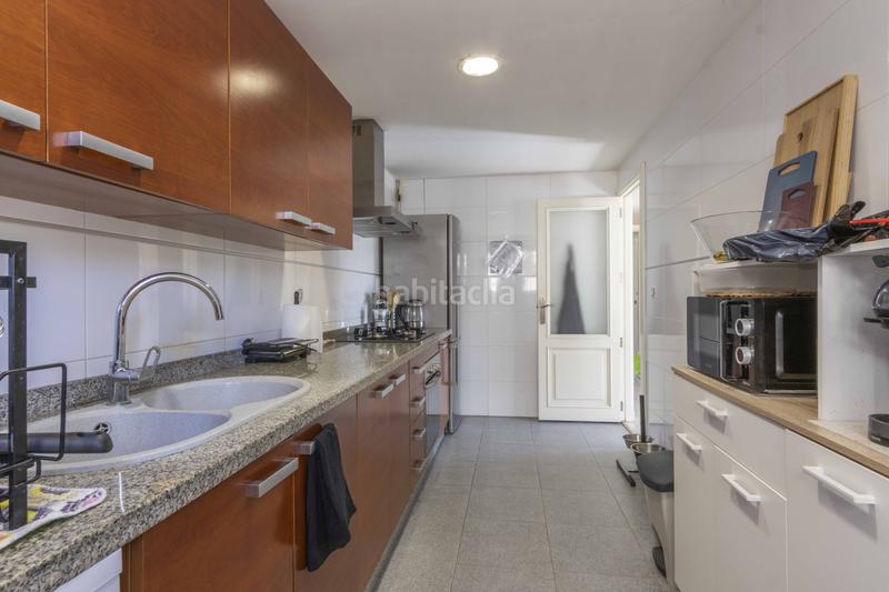 Foto 5dc37a14-c313-47f4-b3cb-df1d3e72d66b. Piso  seminuevo con luz natural, buen espacio y ubicación excepcional en Meliana