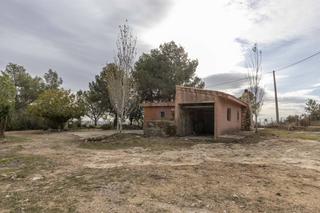 Casa a Godelleta. Chalet para reformar con gran parcela en entorno tranquilo  gode