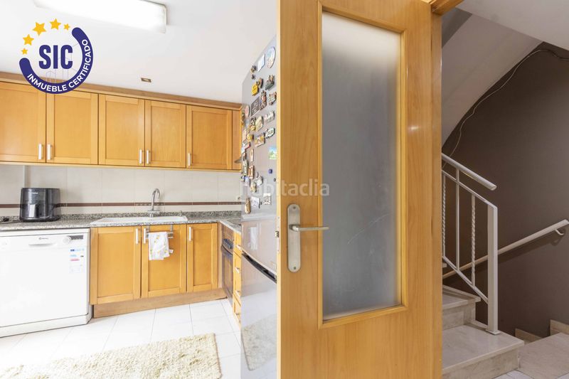 Foto dbd5b065-2428-4ddf-bdd2-543f10a581c6. Casa adossada amb calefacció aparcament piscina a Náquera