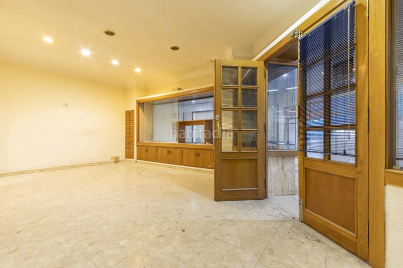 Foto af8f5eb9-f69e-48a0-afee-76552dc05170. Local comercial a Trinitat Valencia