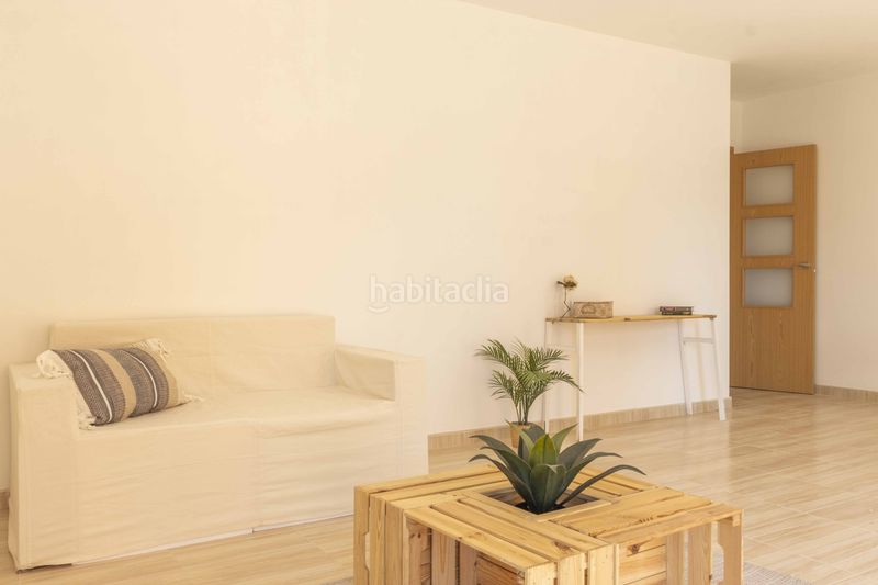 Foto f2153603-e45b-4f88-aa86-bad823b3b6a7. Pis amb aparcament a Serra