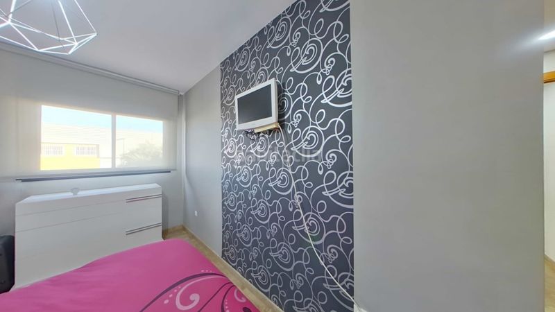Foto afbe6261-2e69-48c6-ac89-37412af4ec3f. Pis amb aparcament a Vinalesa