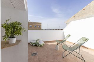 Casa a schiera in Meliana. Adosado en venta en meliana con buhardilla, terrazas, patio y ga