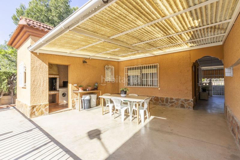 Foto b20e23dc-8e80-49fb-9fbb-638b9e096e09. Casa amb aparcament piscina a Urbanizaciones Llíria
