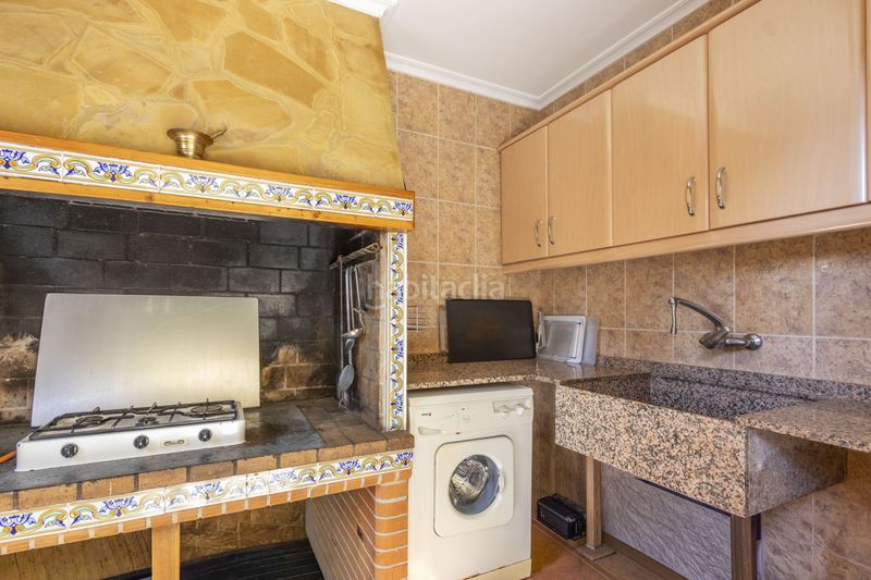 Foto b15b7b3c-5876-477c-95cc-6d87108d7a45. Casa amb aparcament piscina a Urbanizaciones Llíria