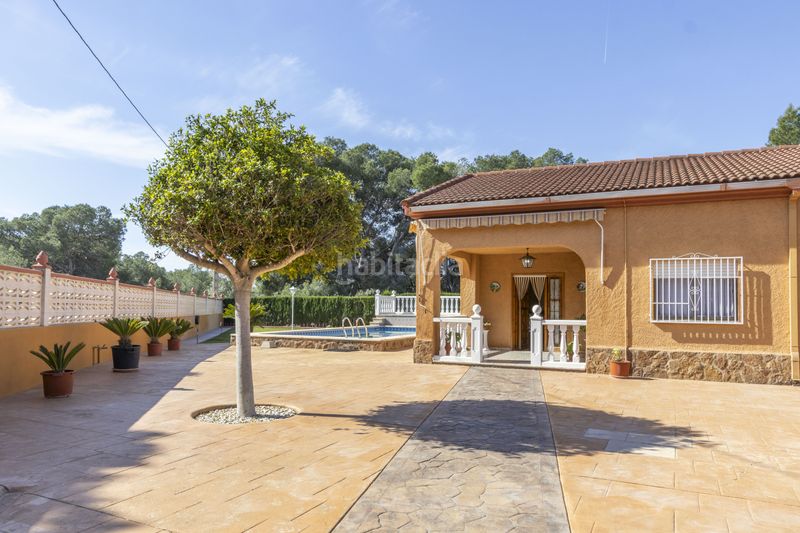 Foto b729a9f4-d062-42c0-8f62-d72d9ab28fd7. Casa amb aparcament piscina a Urbanizaciones Llíria