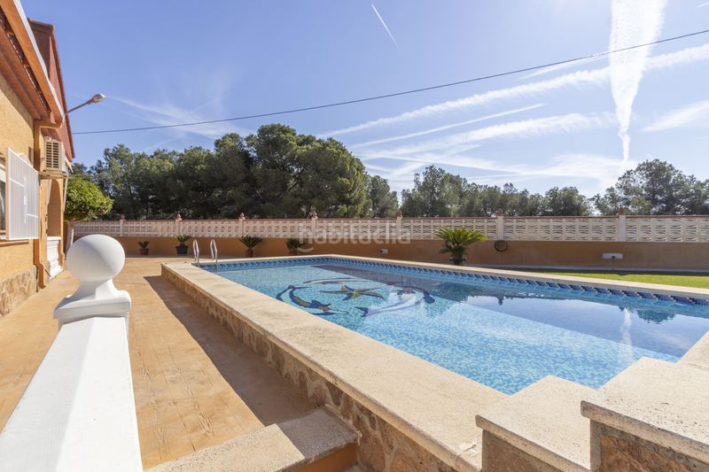 Foto b8eb237c-4b6b-4935-b011-f7c00ef3f183. Casa amb aparcament piscina a Urbanizaciones Llíria