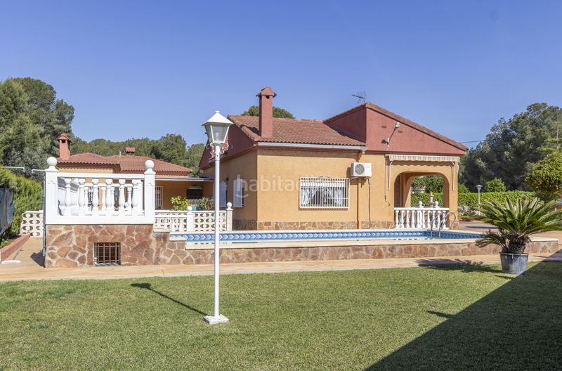 Foto caf73ba2-809e-4d38-b65c-1c3d311c8fcd. Casa amb aparcament piscina a Urbanizaciones Llíria