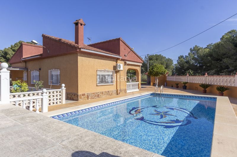 Foto ead42e2d-98a8-40a6-be34-034c03afb544. Casa amb aparcament piscina a Urbanizaciones Llíria