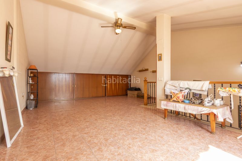 Foto 4957a430-1aa7-49f3-8b4a-9c5fba03c5c5. Casa amb calefacció aparcament a Massarojos Valencia