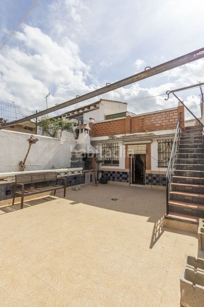 Foto 9b8f40b7-7c2d-4a70-b50a-f40b1f0c3cea. Casa amb calefacció aparcament a Massarojos Valencia