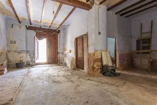 Maison jumelée à Quart de les Valls. ? crea tu hogar desde cero con un gran patio en quart de les val