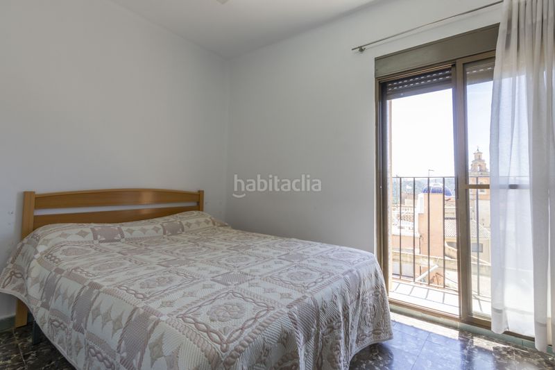 Foto a0b505a3-1da2-44dc-ace3-b512ec08da43. Casa adossada a Serra