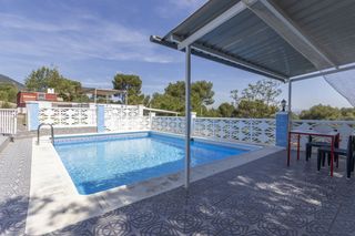Casa a Albalat dels Tarongers. Chalet independiente con piscina, vistas y gran parcela en albal