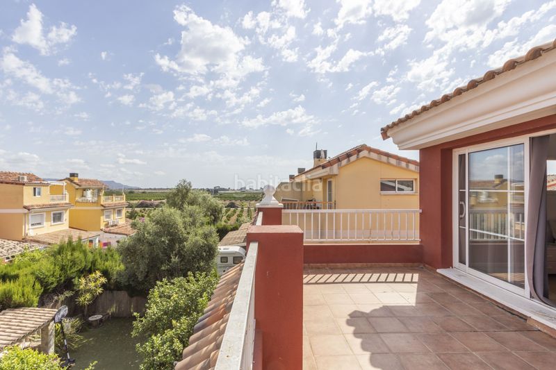 Foto 490a3f8d-d05e-4026-aea2-52a079215ed0. Casa amb calefacció aparcament piscina a Moncada