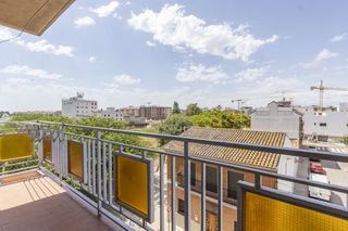 Pis a Bonrepòs i Mirambell. Piso de 3 habitaciones con balcón en bonrepòs i mirambell
