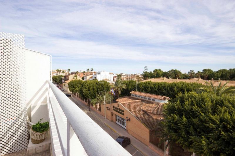 Foto 0b56c4bb-e549-47a9-9be5-640db622d370. Àtic amb calefacció aparcament a Rafelbunyol