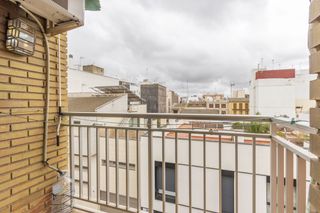 Pis a Foios. Luminoso y espacioso piso con ascensor en foios!