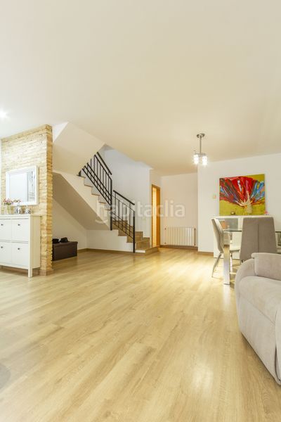 Foto b4a38314-fa07-405d-8bfa-53d05fa19ac5. Casa adossada amb calefacció a Museros