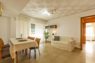 Pis a Centro - Casco Antiguo. Piso de 3 habitaciones con balcón y orientación sur en torrent