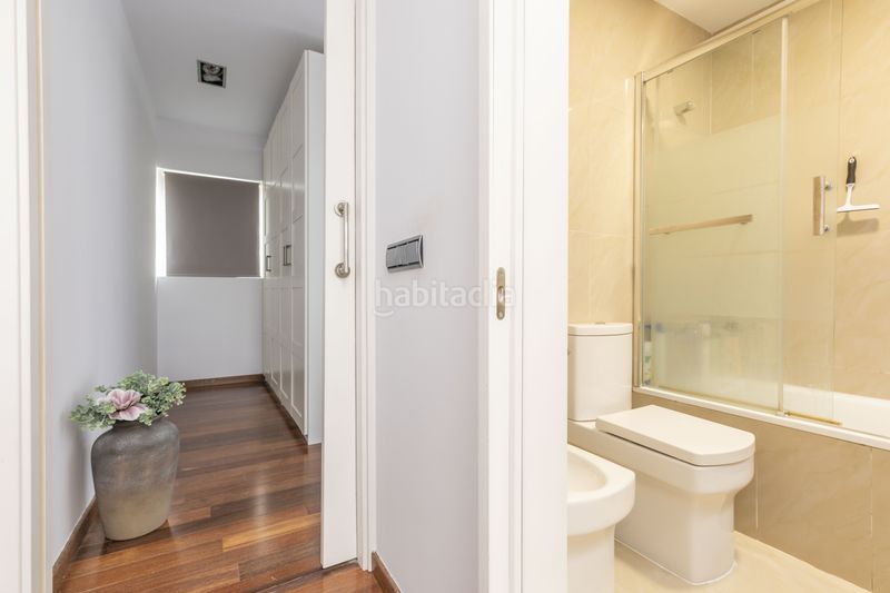 Foto 051679c0-cfbd-4087-b389-3d88fa5c4ebc. Casa adossada amb aparcament a Massamagrell
