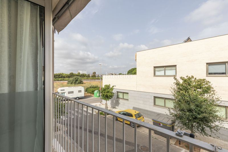 Foto f811f01f-325c-44b9-8d75-b18db02423b1. Casa adossada amb aparcament a Massamagrell