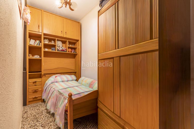 Foto ac921498-135f-4d18-82f4-cd2bc61d4e26. Piso vive o invierte amplitud, ubicación y un gran potencial en Moncada