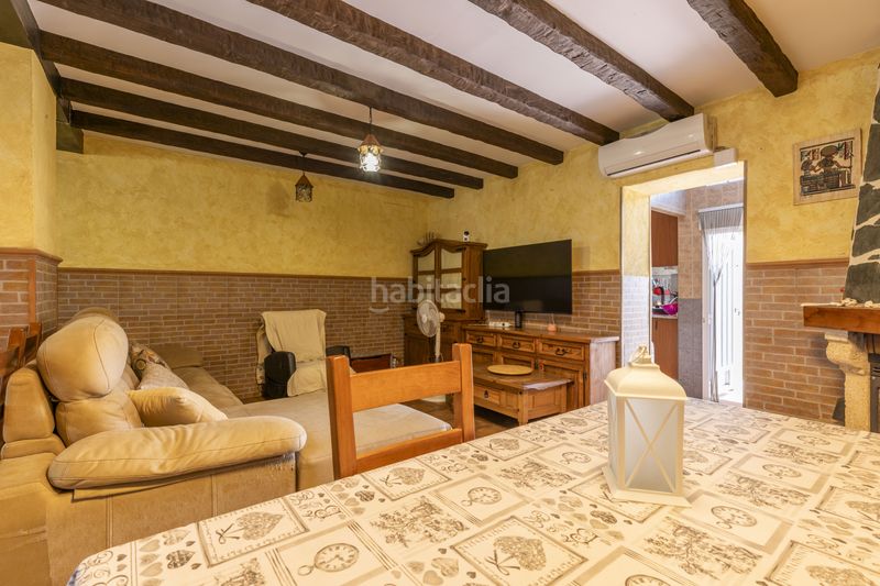 Foto 04b2a36b-30a5-4c32-8847-7996c12767d7. Casa adossada amb calefacció a Moncada