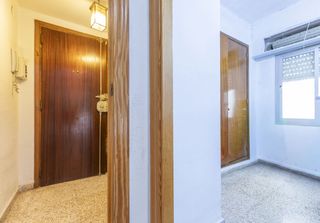 Appartamento in El Castell. Piso de 4 habitaciones con balcón y galería en burjassot
