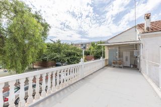Casa in Tavernes Blanques. Amplia vivienda con terraza de 40 m, ascensor privado y espacio