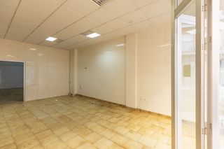 Local Comercial a Foios. Local en venta en foios de 119 m  un espacio versátil para tu ne