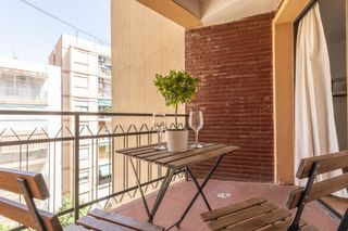 Flat in Ciutat Jardí. Piso exterior con dos balcones en algirós, valencia