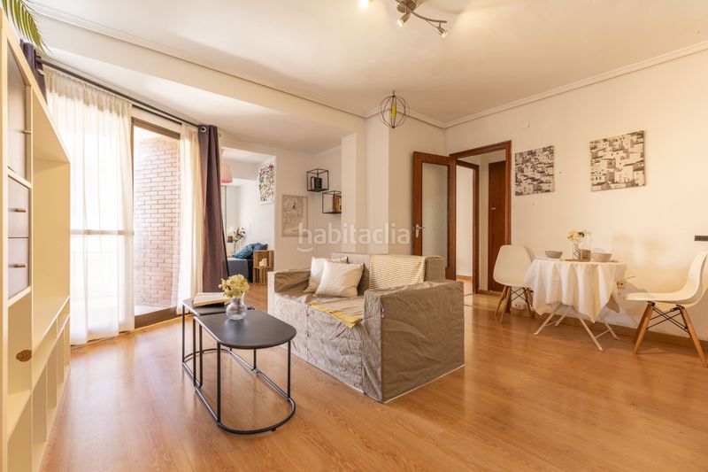 Foto d7236d00-5777-43e1-95da-2fb142f32a6b. Pis a Ciutat Jardí Valencia
