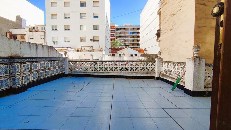 Foto cba7bedb-676f-439f-a5a4-3cd51216f634. Casa a Plaza Elíptica - República Argentina Gandia