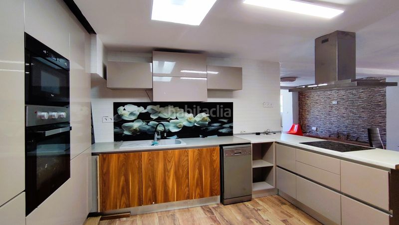 Foto b36ddbda-a0f8-40e5-9977-a3f568dbe3f8. Chalet exclusivo chalet con amplios espacios y comodidades en Palma de Gandía