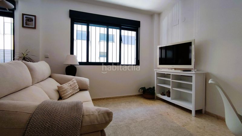 Foto d85d1361-9cc8-4c4b-abe4-3d18d167be64. Pis a Oliva pueblo Oliva