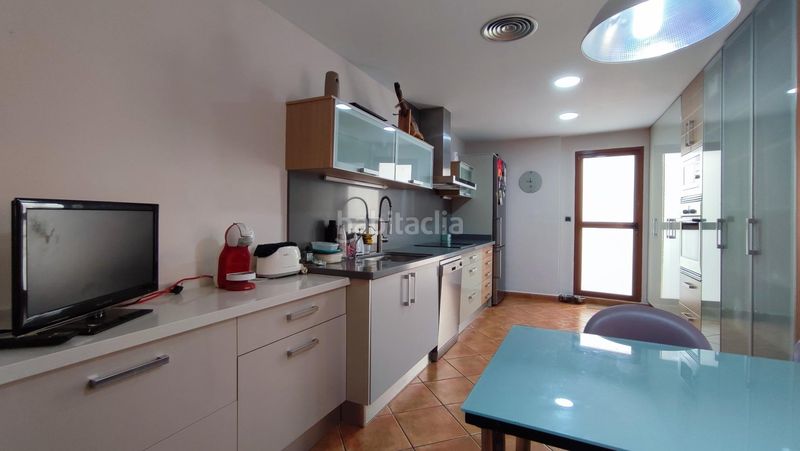 Foto b0c44b27-50b3-4a09-9d92-96a29dd1af73. Casa amb aparcament a Tavernes de la Valldigna