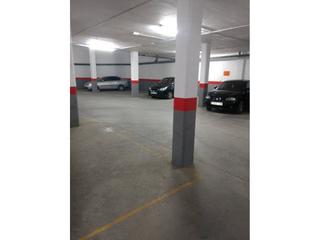 Aparcament cotxe  Carrer muntaner. Garaje en venta en colònia alcanís