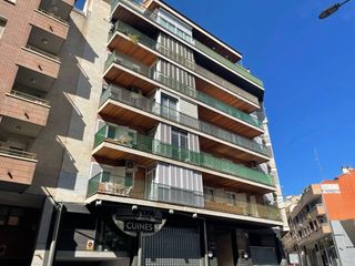 Location Appartement  Calle academia. Piso en alquiler en universitatxalets humbert torresclot