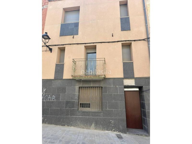 Foto a804a65a-3fbf-4364-b5e3-1264bd31696f. Casa amb aparcament a Cervera
