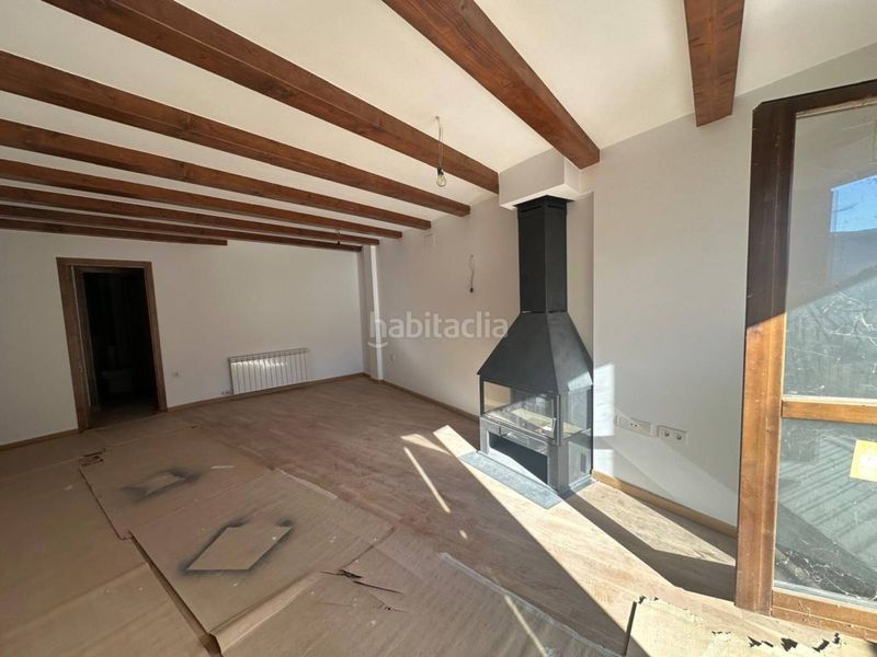 Foto cbe4d3d7-dff9-4355-9880-2c687f83bd18. Edifici a Pont de Suert (El)