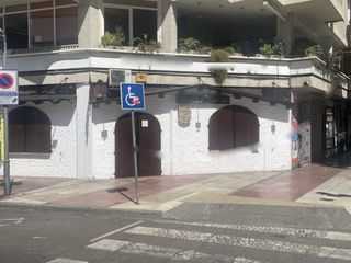Miete Geschäftsraum  Avenida alcalde rovira roure. Restaurante en alquiler en joc de la bolacamps desports25006