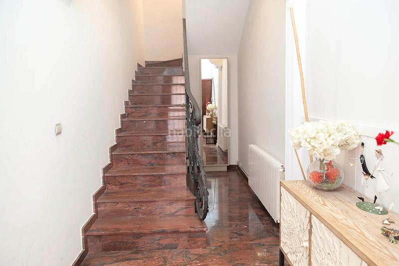 Foto 022d9210-cd79-48c6-9c58-4b6fd3d5eaf5. Casa adosada en Estruch-Eixample Prat de Llobregat (El)