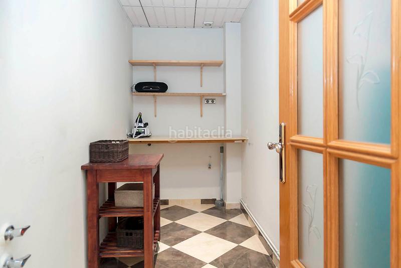 Foto a7d9e1c9-972a-4b9e-9dfa-0dc59a668c5b. Maison jumelée avec cheminée chauffage parking dans Prat de Llobregat (El)