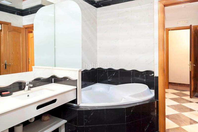 Foto d0a744c7-e648-4eb6-80bc-c4bc8478ce25. Reihenhaus mit kamin heizung parking in Estruch-Eixample Prat de Llobregat (El)