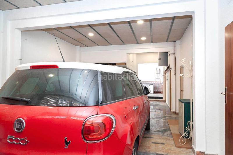 Foto 16b2a29f-49ba-4e3a-9017-98669b135ab7. Semi detached house with fireplace heating parking in Prat de Llobregat (El)