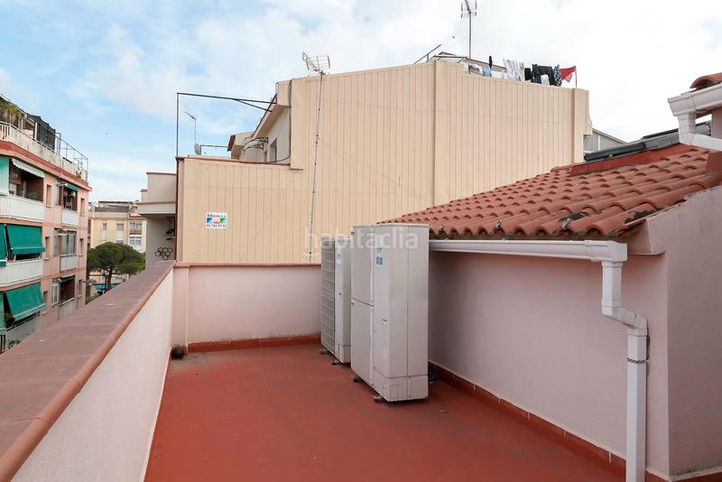 Foto 48eb295a-cfa7-48c1-8df9-b70a9404dbce. Semi detached house with fireplace heating parking in Prat de Llobregat (El)